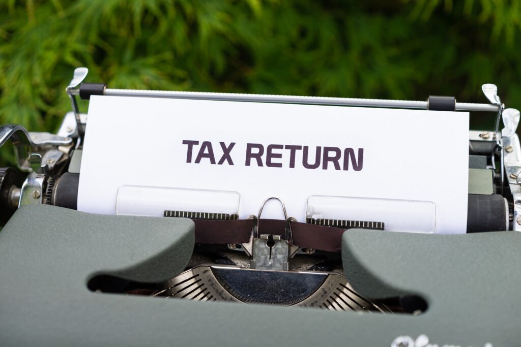 Image of Typewriter saying Tax Return